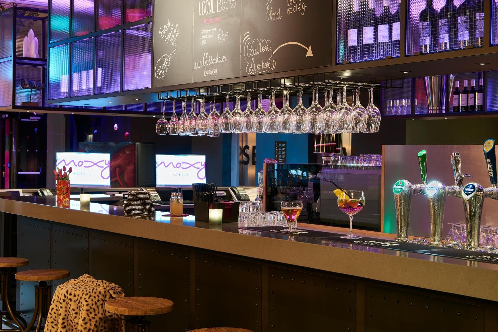 Moxy Amsterdam Schiphol Airport Hotel Hoofddorp Kültér fotó